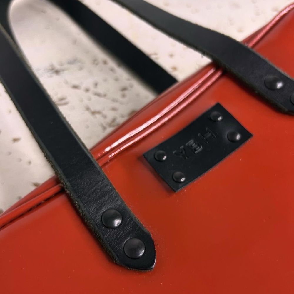 YBH - PATENT LEATHER - hand bag